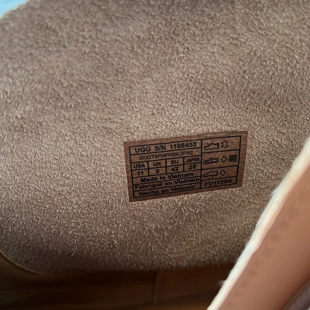 Ugg Tan Suede Zip-Up Bootie - Picture 8 of 8